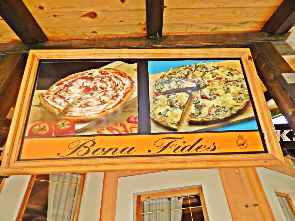 Caffe Pizzeria I Apartmani Bona Fides Nm Nova Varoš Dış mekan fotoğraf